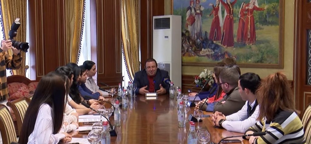 Գագիկ Ծառուկյանը հանդիպել է «Առաջարկ Հայաստանին» ծրագրի երիտասարդական պլատֆորմի ներկայացուցիչների հետ