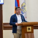 Ավինյան, ինչպե՞ս է ստացվում, որ երևանցու հաշվին 120 դրամ ավելի թանկ գնով ձեռք է բերվում դիզվառելիք. Մեսրոպ Մանուկյան