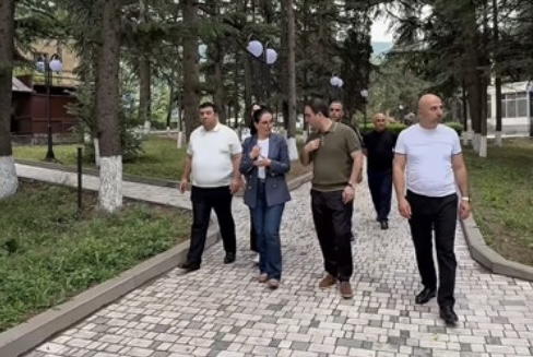 Գլխավոր դատախազն այցելել է Իջևան համայնքին վերադարձված քաղաքային զբոսայգի, ապա աշխատանքային քննարկում անցկացրել Տավուշի մարզի դատախազությունում